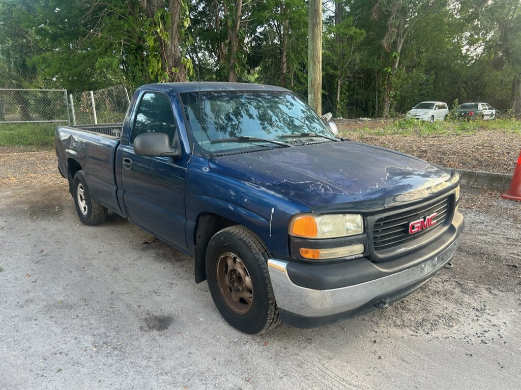 2000 GMC Sierra SL's photo
